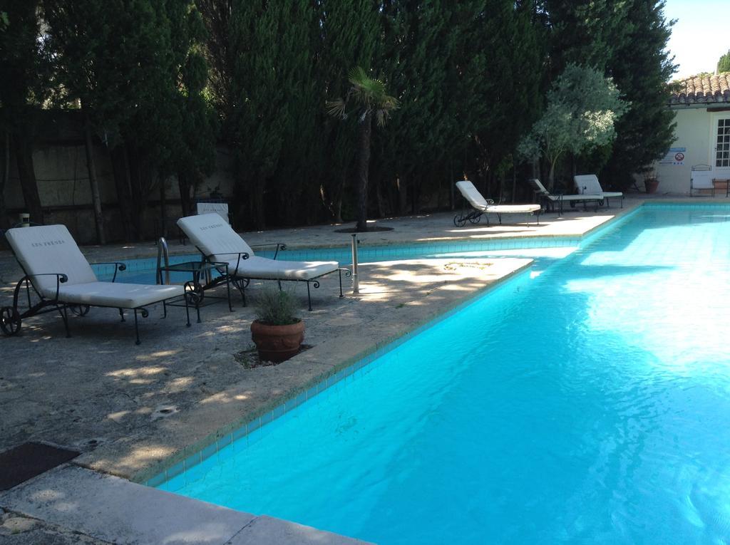 Hostellerie Les Frenes 亞維農 外观 照片
