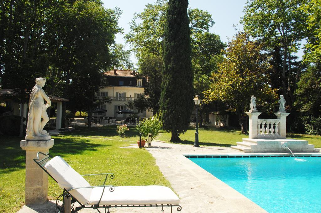 Hostellerie Les Frenes 亞維農 外观 照片